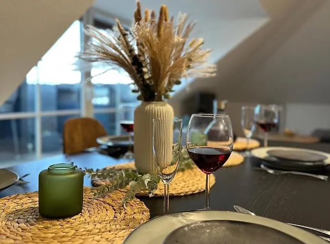 Oasis - Wohnen Am Elbtal - Balkon - Netflix - Tiefgarage Апартаменты *