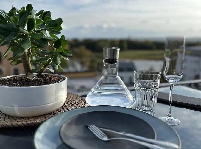 Oasis - Wohnen Am Elbtal - Balkon - Netflix - Tiefgarage Apartment